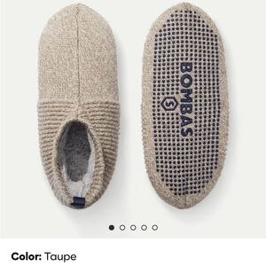 NWOT Bombas Taupe Gripper Slipper